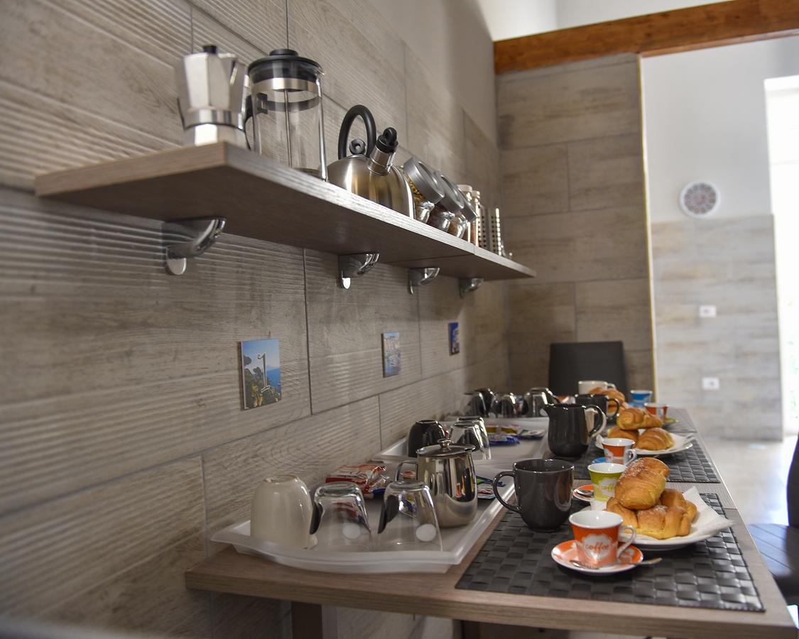 Famigi Acomodação com café da manhã Nápoles Exterior foto