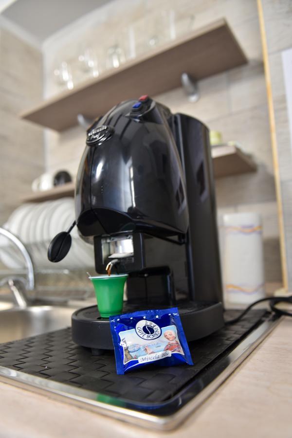 Famigi Acomodação com café da manhã Nápoles Exterior foto
